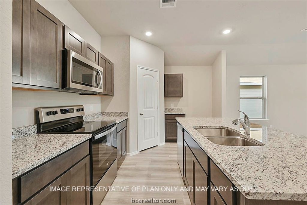 1113 Briscoe Street, Brenham, TX 77833 — photo 2