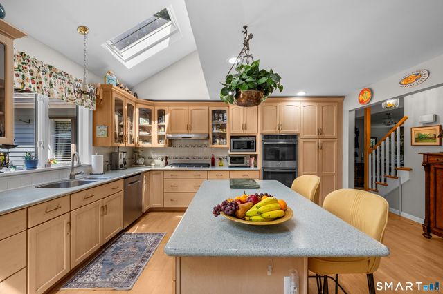15 Rose Ridge Court, Stonington, CT 06379