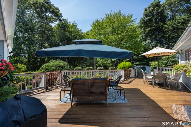 15 Rose Ridge Court, Stonington, CT 06379