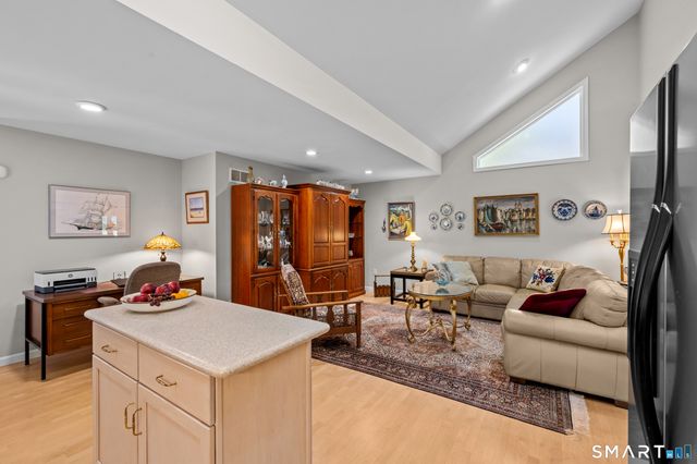 15 Rose Ridge Court, Stonington, CT 06379