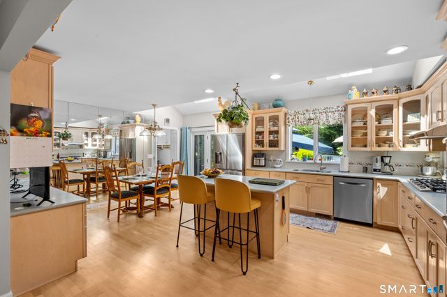 15 Rose Ridge Court, Stonington, CT 06379