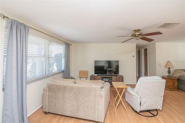 5207 SCHOOL ROAD, New Port Richey, FL 34653