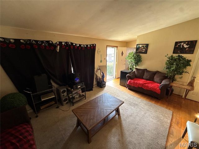 3413 Saint Henry Lane, Bel Ridge, MO 63121