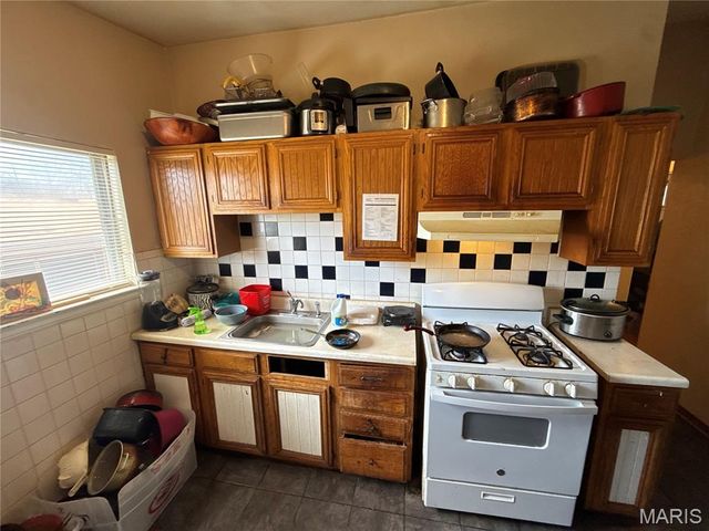 3413 Saint Henry Lane, Bel Ridge, MO 63121