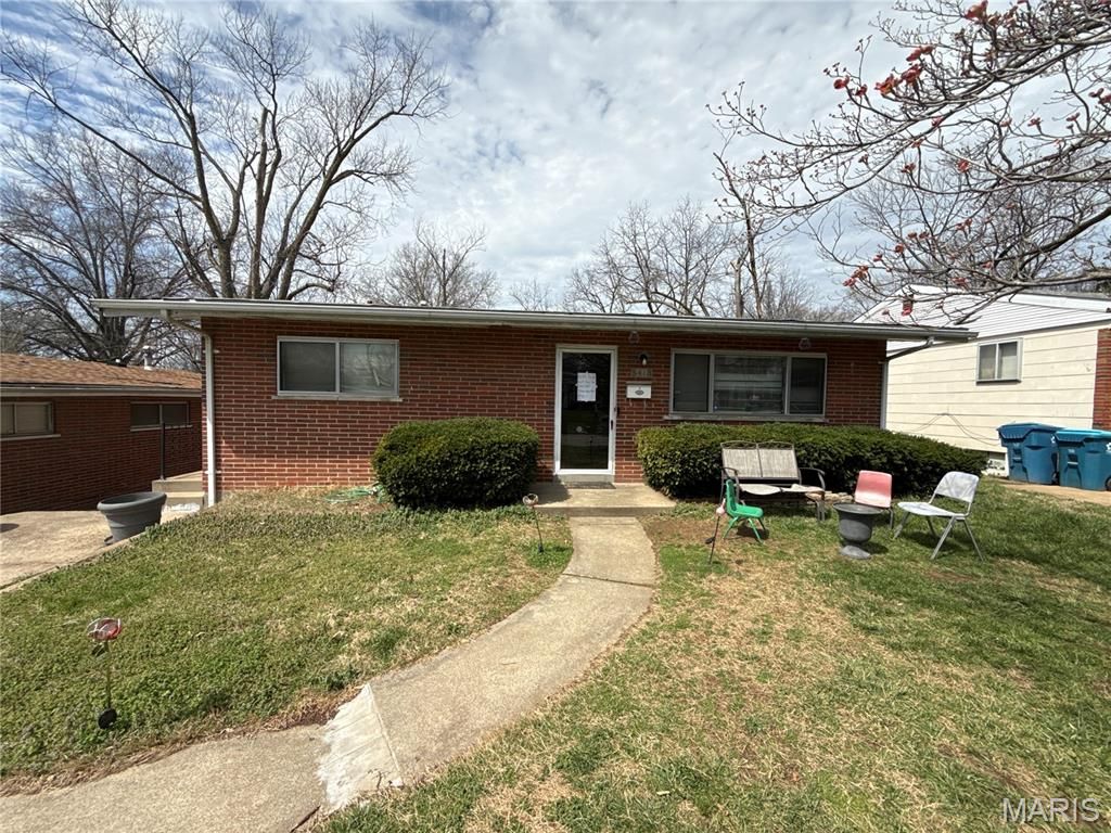 3413 Saint Henry Lane, Bel Ridge, MO 63121