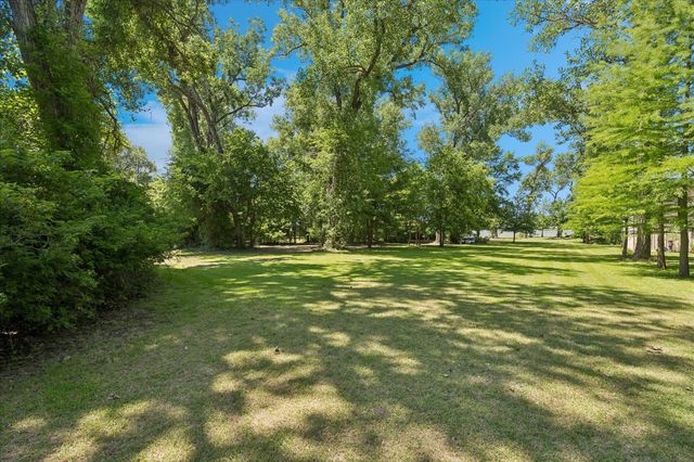 2435 E Lake Drive, Weatherford, TX 76087