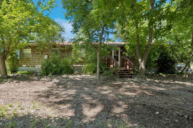 2435 E Lake Drive, Weatherford, TX 76087