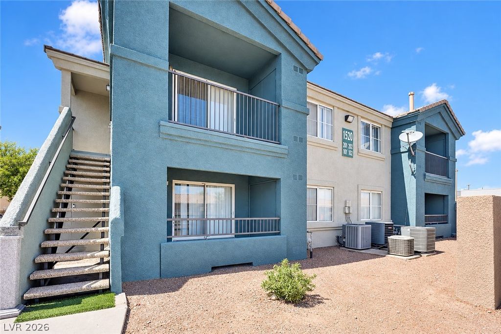 1520 Frank Aved Street 201, Las Vegas, NV 89110 — photo 2