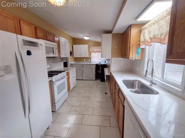 15151 Kenton Street, Oak Park, MI 48237