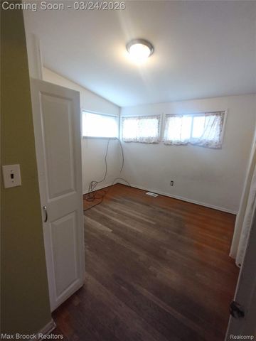 15151 Kenton Street, Oak Park, MI 48237