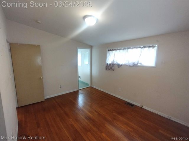 15151 Kenton Street, Oak Park, MI 48237