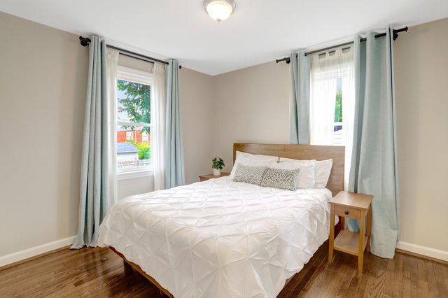 2139 S OXFORD ST, Arlington, VA 22204