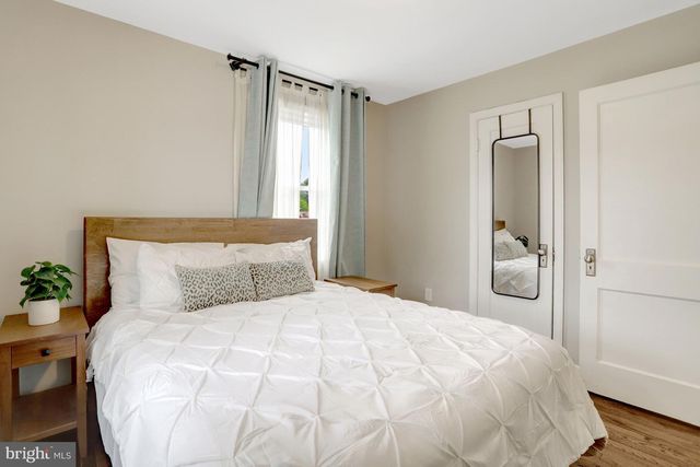 2139 S OXFORD ST, Arlington, VA 22204