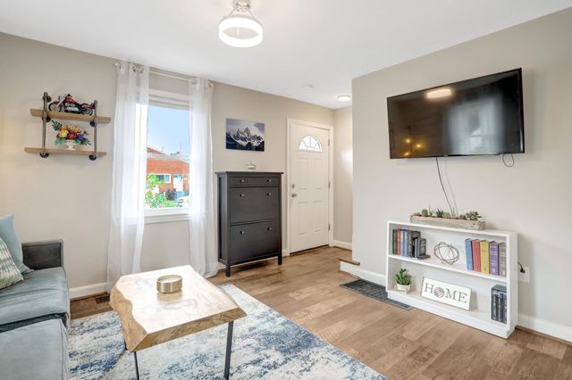 2139 S OXFORD ST, Arlington, VA 22204
