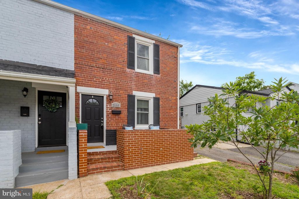 2139 S OXFORD ST, Arlington, VA 22204