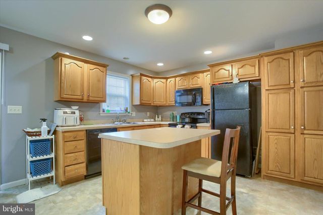 6347 MERCURY DR, Mechanicsburg, PA 17050