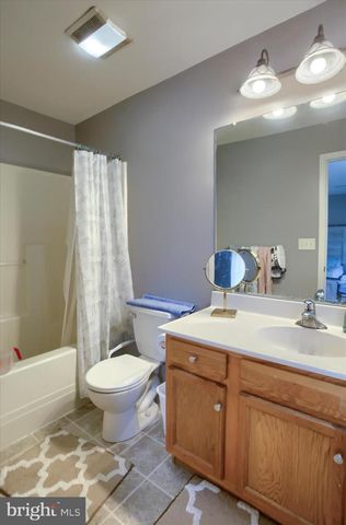 6347 MERCURY DR, Mechanicsburg, PA 17050