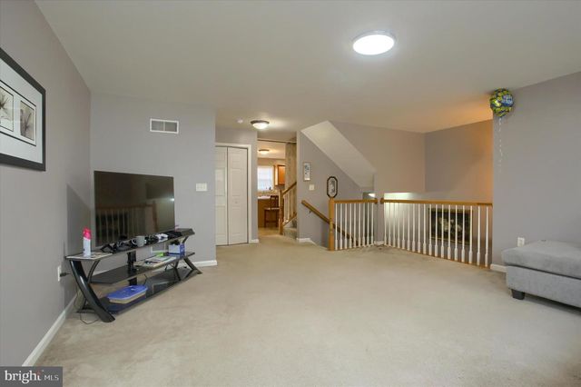 6347 MERCURY DR, Mechanicsburg, PA 17050