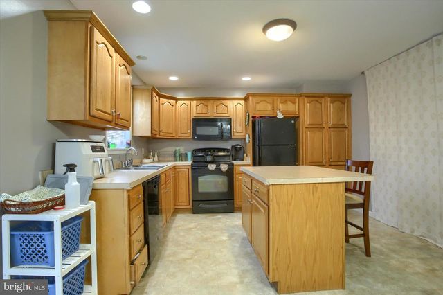 6347 MERCURY DR, Mechanicsburg, PA 17050