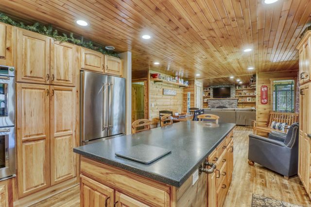 290 Shorewood Drive, Detroit Lakes, MN 56501