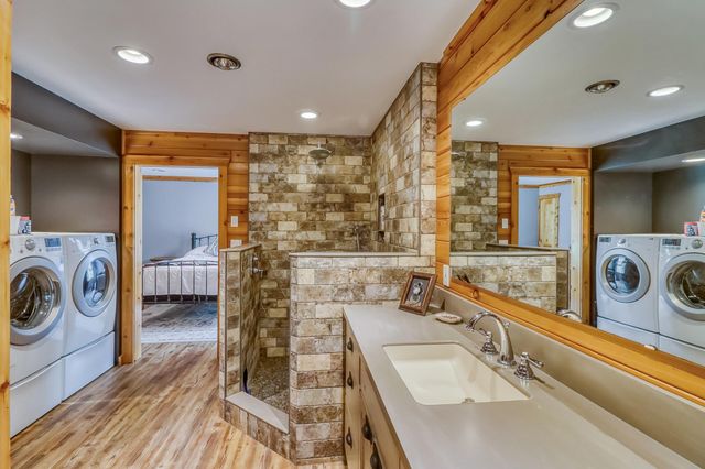 290 Shorewood Drive, Detroit Lakes, MN 56501