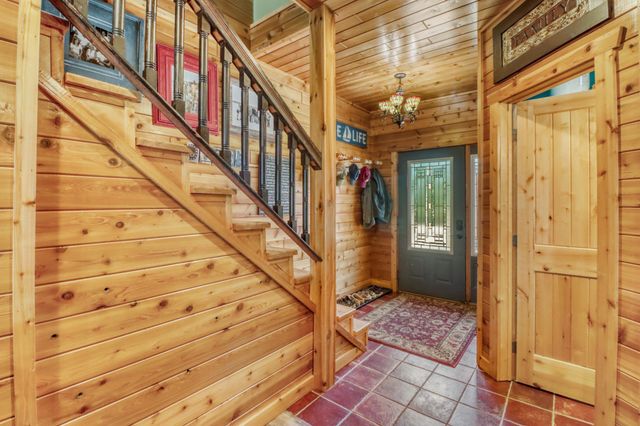 290 Shorewood Drive, Detroit Lakes, MN 56501