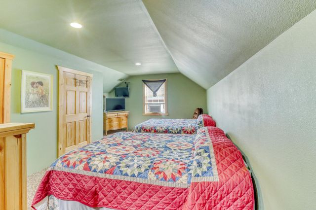 290 Shorewood Drive, Detroit Lakes, MN 56501