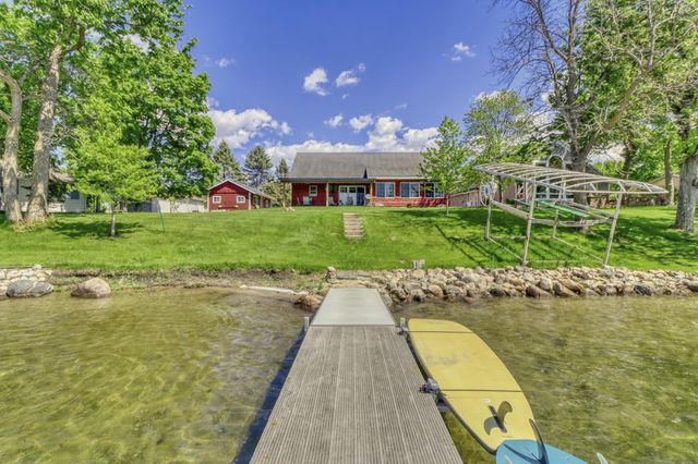 290 Shorewood Drive, Detroit Lakes, MN 56501