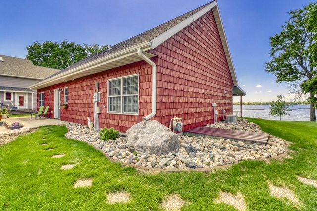 290 Shorewood Drive, Detroit Lakes, MN 56501
