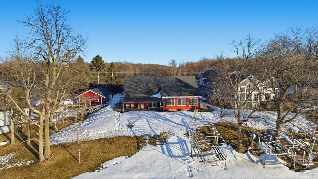 290 Shorewood Drive, Detroit Lakes, MN 56501