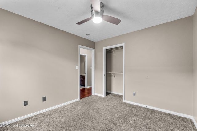 9829 Brooks Bend Rd, Louisville, KY 40258