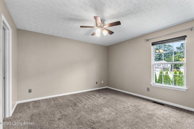 9829 Brooks Bend Rd, Louisville, KY 40258