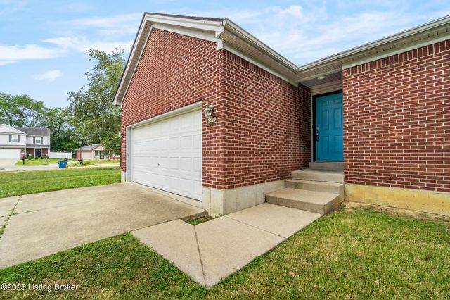 9829 Brooks Bend Rd, Louisville, KY 40258