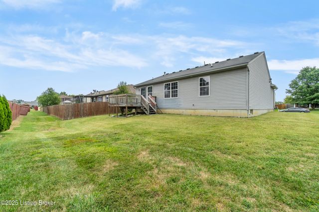 9829 Brooks Bend Rd, Louisville, KY 40258