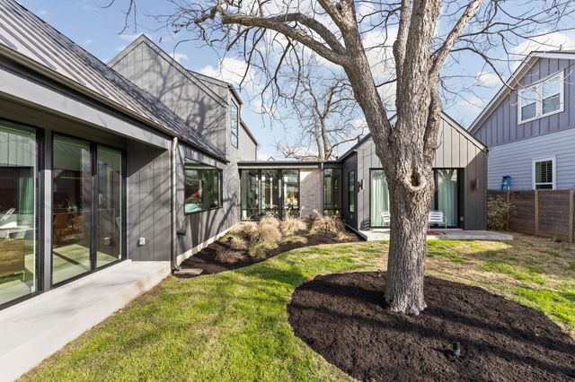 7502 Saint Louis ST, Austin, TX 78757