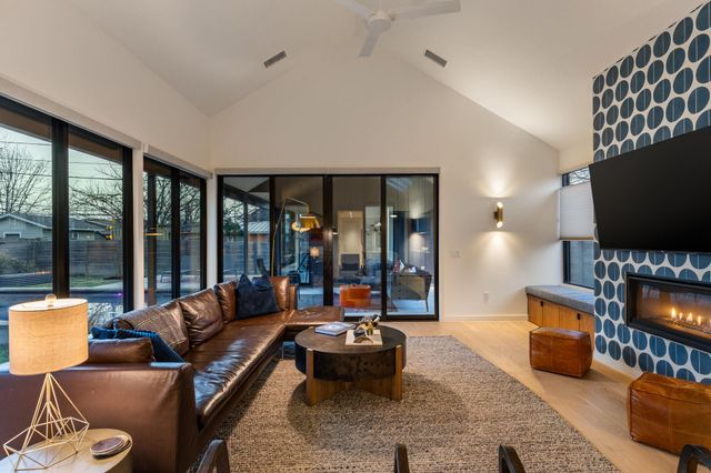 7502 Saint Louis ST, Austin, TX 78757