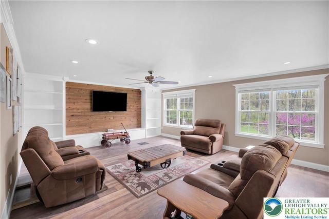 725 Buttermilk Road, Williams Twp, PA 18055