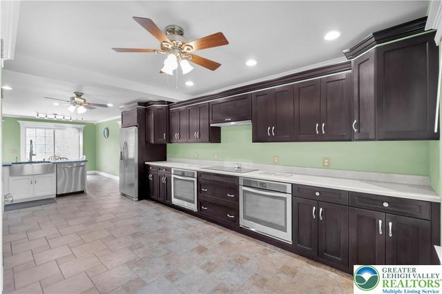 725 Buttermilk Road, Williams Twp, PA 18055