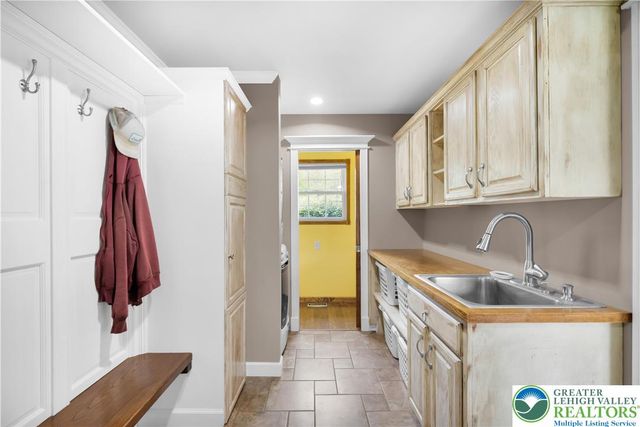 725 Buttermilk Road, Williams Twp, PA 18055