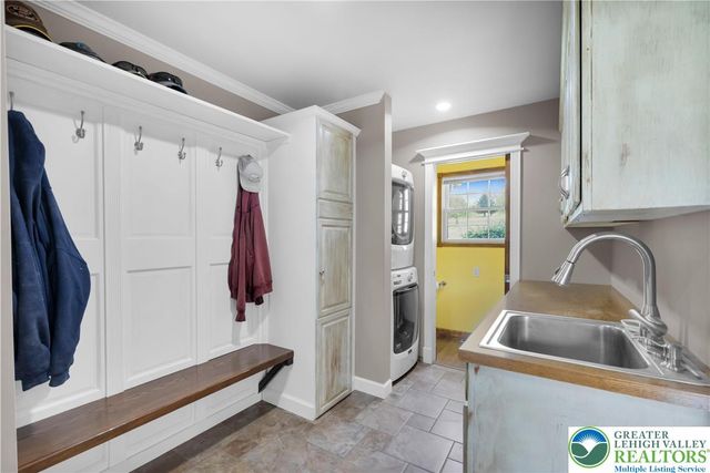 725 Buttermilk Road, Williams Twp, PA 18055