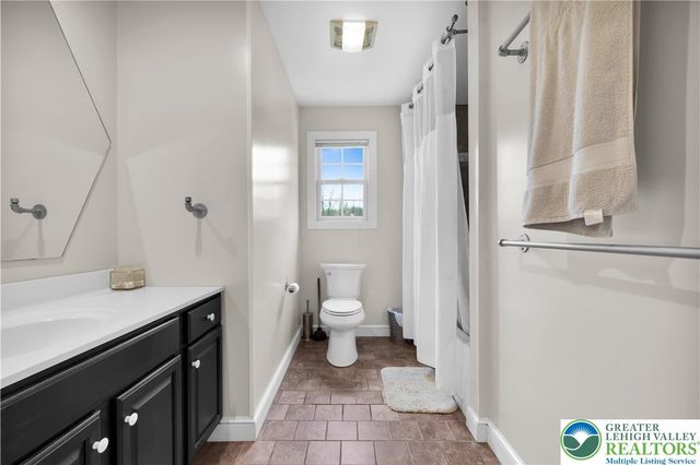 725 Buttermilk Road, Williams Twp, PA 18055
