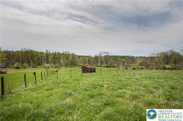 725 Buttermilk Road, Williams Twp, PA 18055