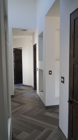 420 Bledsoe Road NW, Los Ranchos, NM 87107
