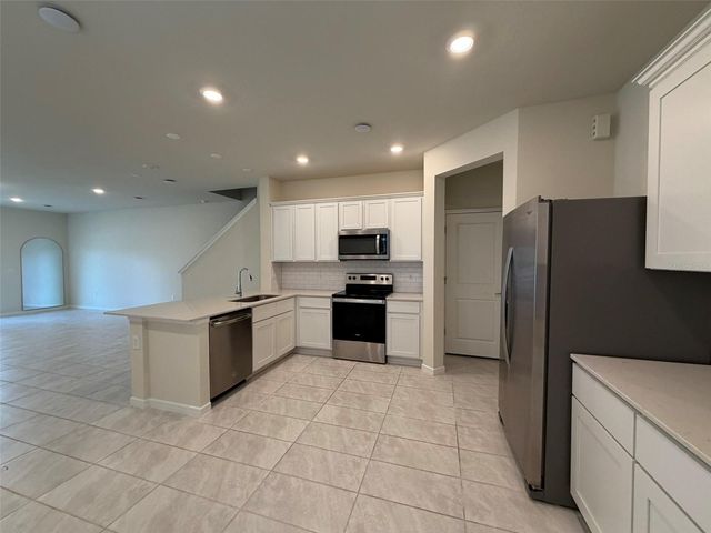 2803 STUNNING AVENUE, Davenport, FL 33896