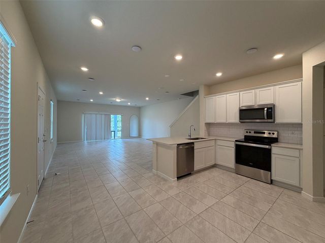 2803 STUNNING AVENUE, Davenport, FL 33896