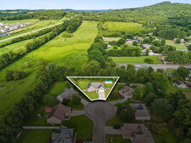 122 Raven Ct, Shelbyville, TN 37160