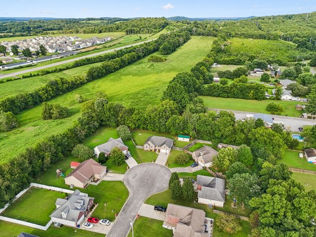 122 Raven Ct, Shelbyville, TN 37160