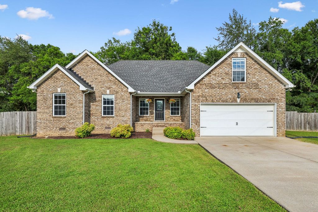 122 Raven Ct, Shelbyville, TN 37160