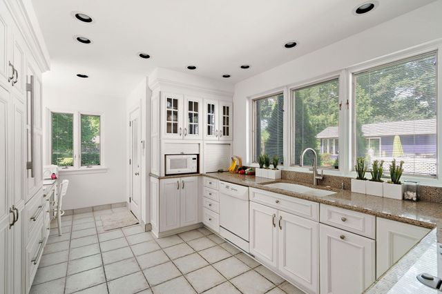 213 Kenwood Place, Michigan City, IN 46360