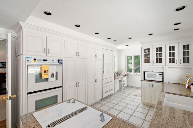 213 Kenwood Place, Michigan City, IN 46360